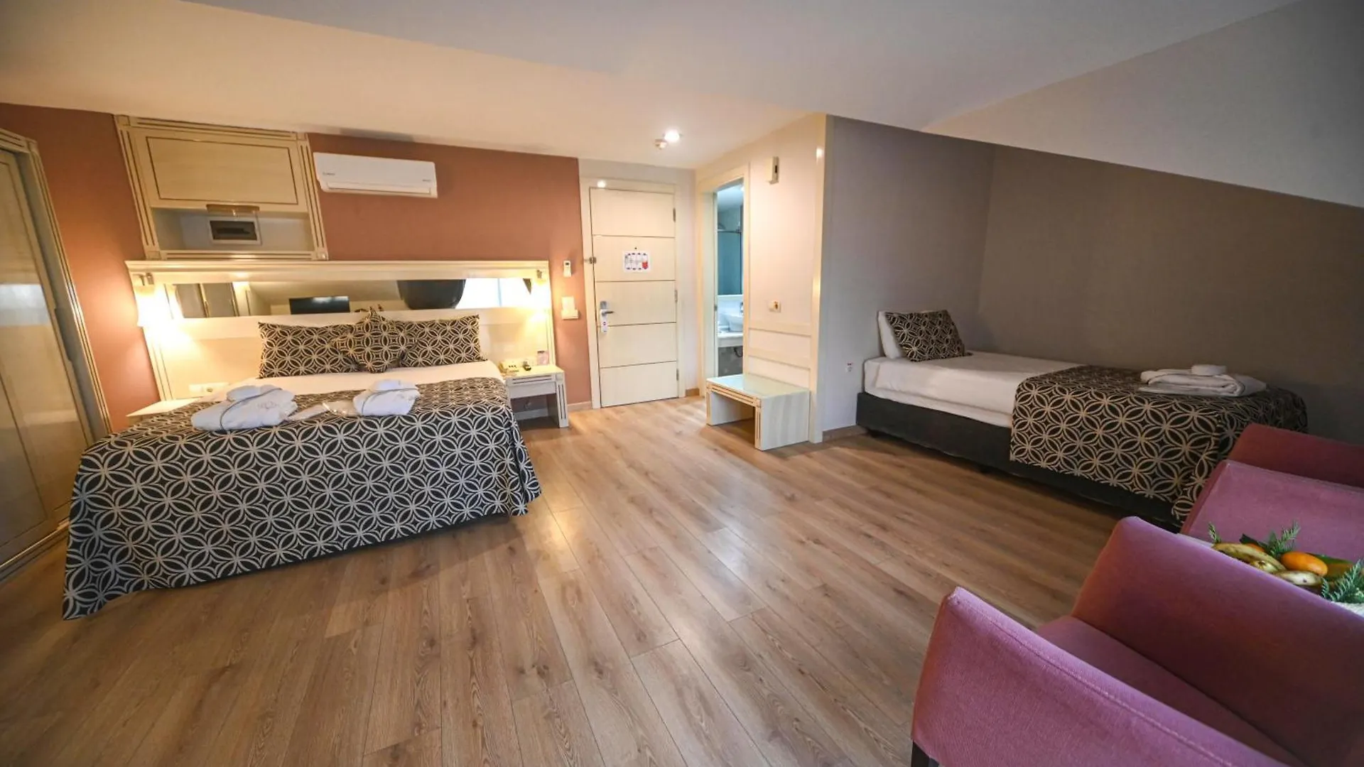 פמוקלה Tripolis Hotel 5*,  טורקיה